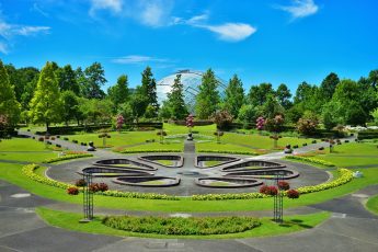 best places to visit in Tottori Japan - Tottori Hanakairo Flower Park
